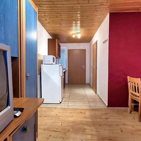 Apartmanovy Dom Red Hotel Podhájska Eksteriør billede