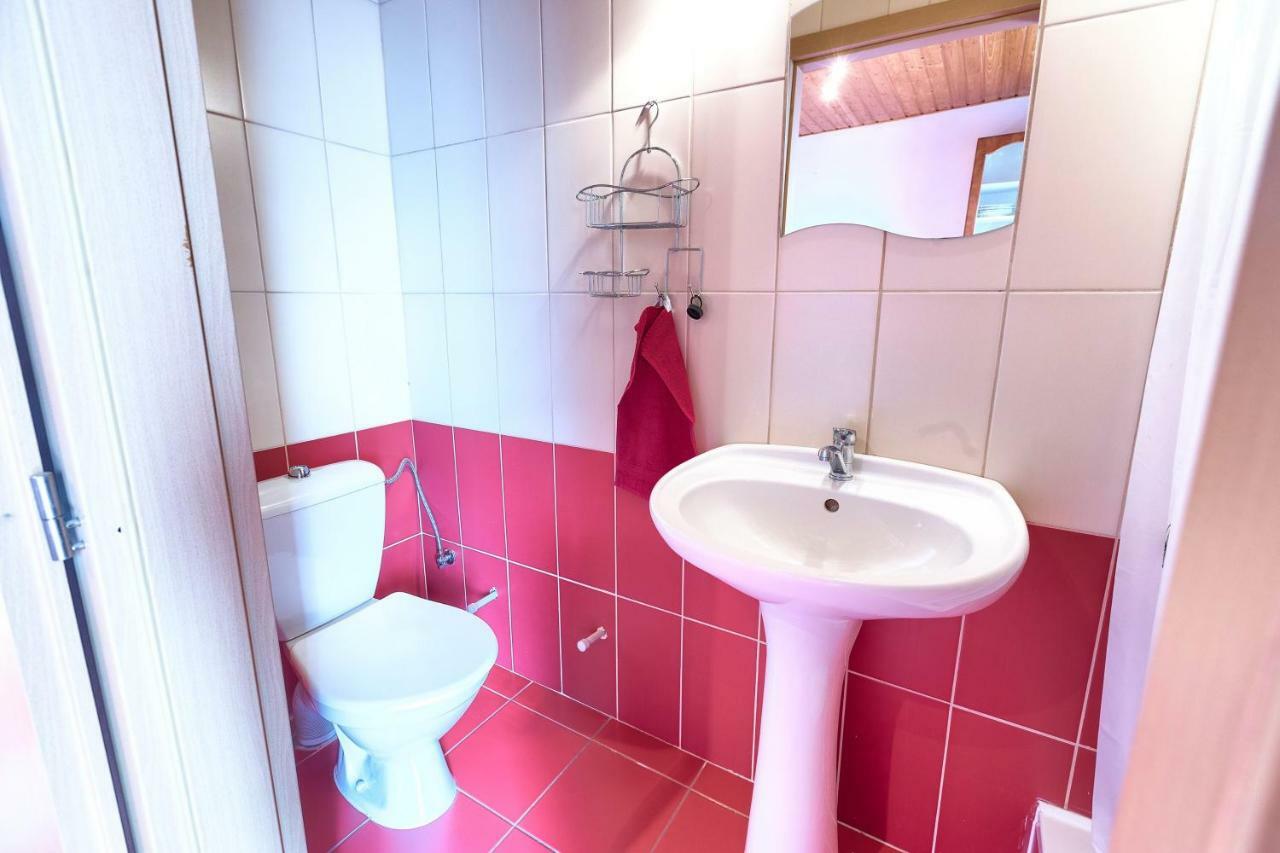 Apartmanovy Dom Red Hotel Podhájska Eksteriør billede