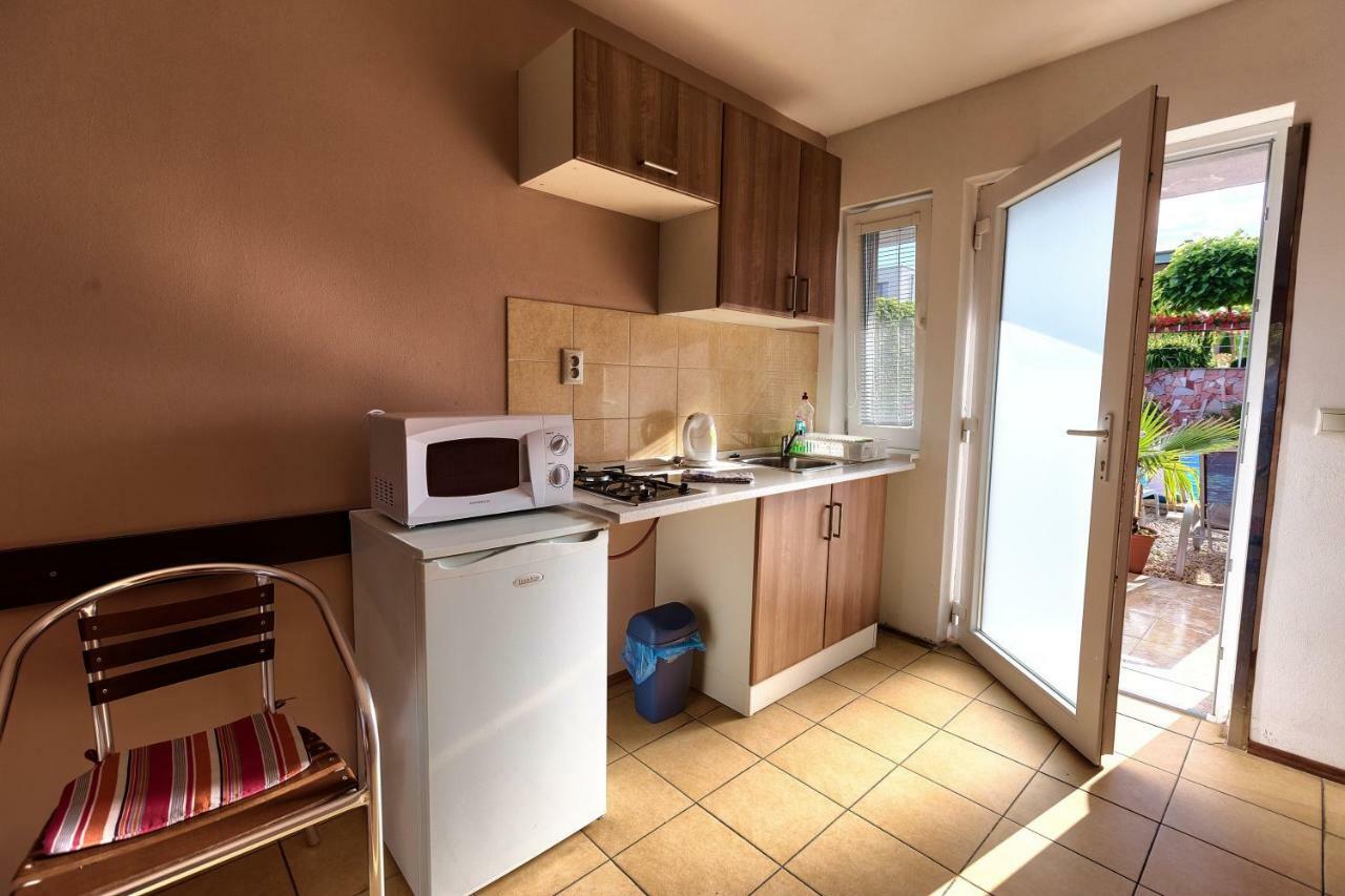 Apartmanovy Dom Red Hotel Podhájska Eksteriør billede