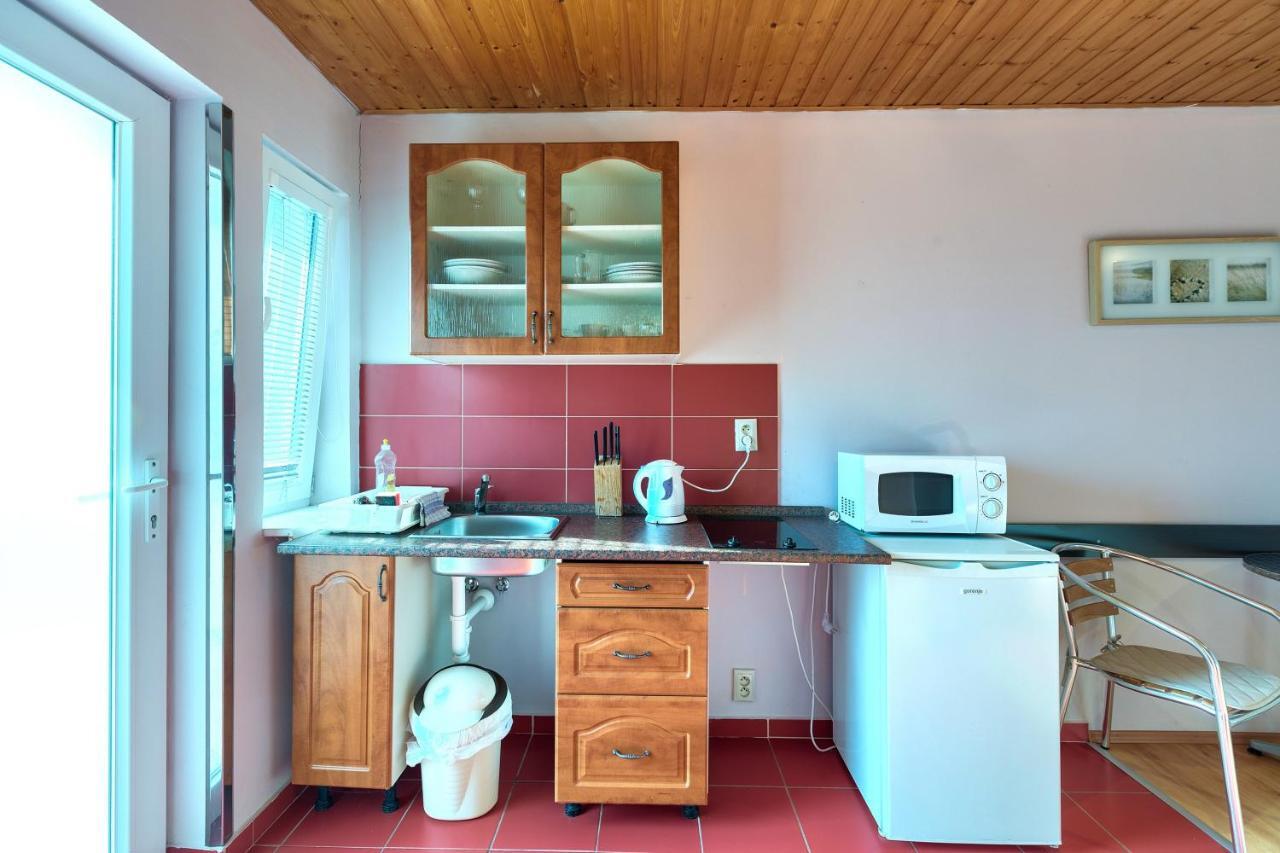 Apartmanovy Dom Red Hotel Podhájska Eksteriør billede